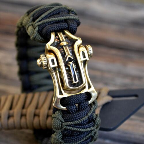 Фото браслет из паракорда кобра с застежкой шаклом