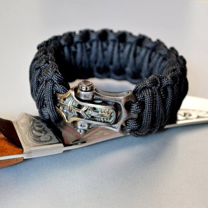 Фото плетеный браслет из паракорда