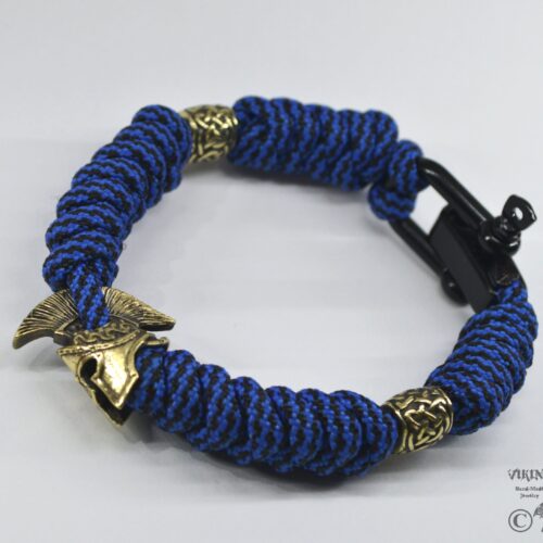 Фото браслет из паракорда с бусиной шлем спартанца