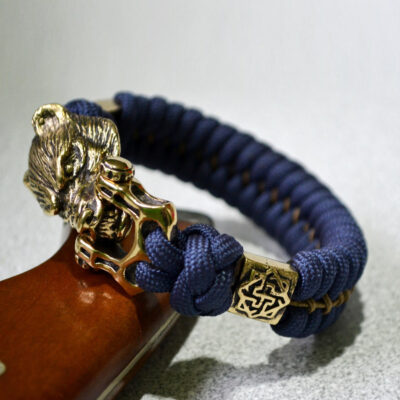 Фото синий браслет из паракорда с застёжкой медведь
